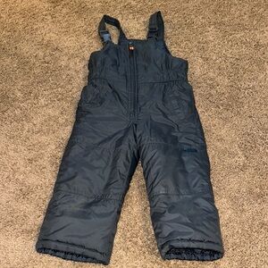 OshKosh gray toddler snowbib